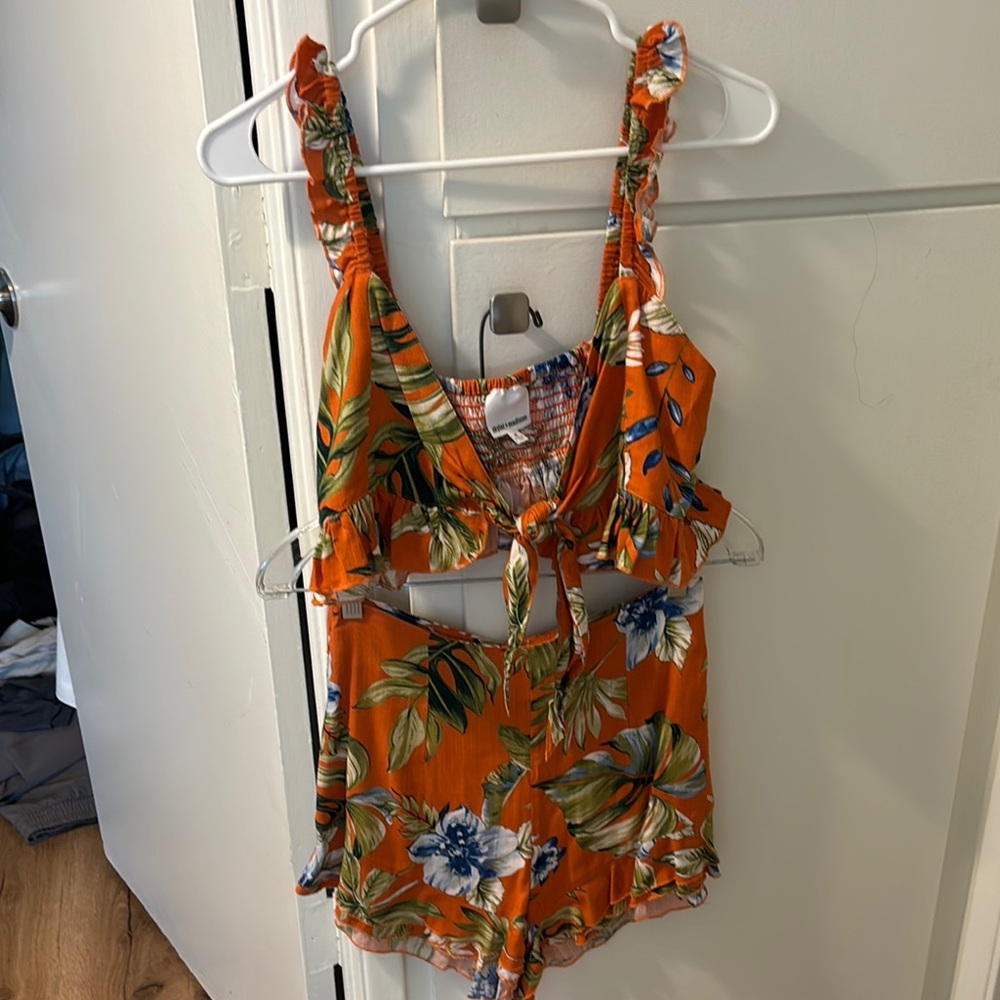 Tropical Set